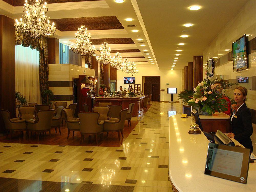 Metropolis Hotel Bistriţa Buitenkant foto