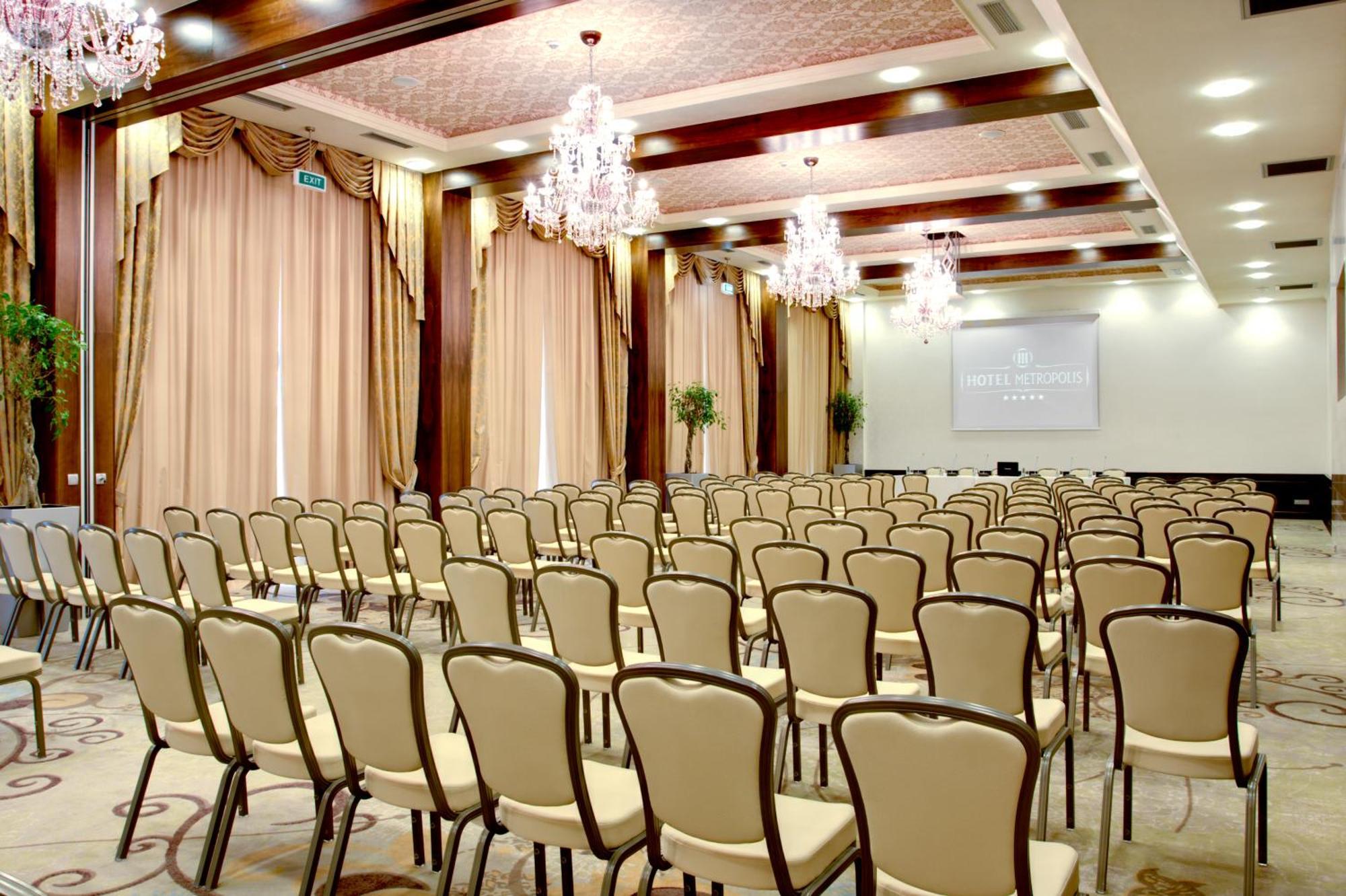 Metropolis Hotel Bistriţa Buitenkant foto