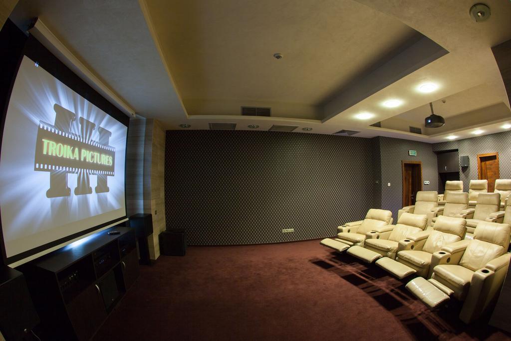 Metropolis Hotel Bistriţa Buitenkant foto