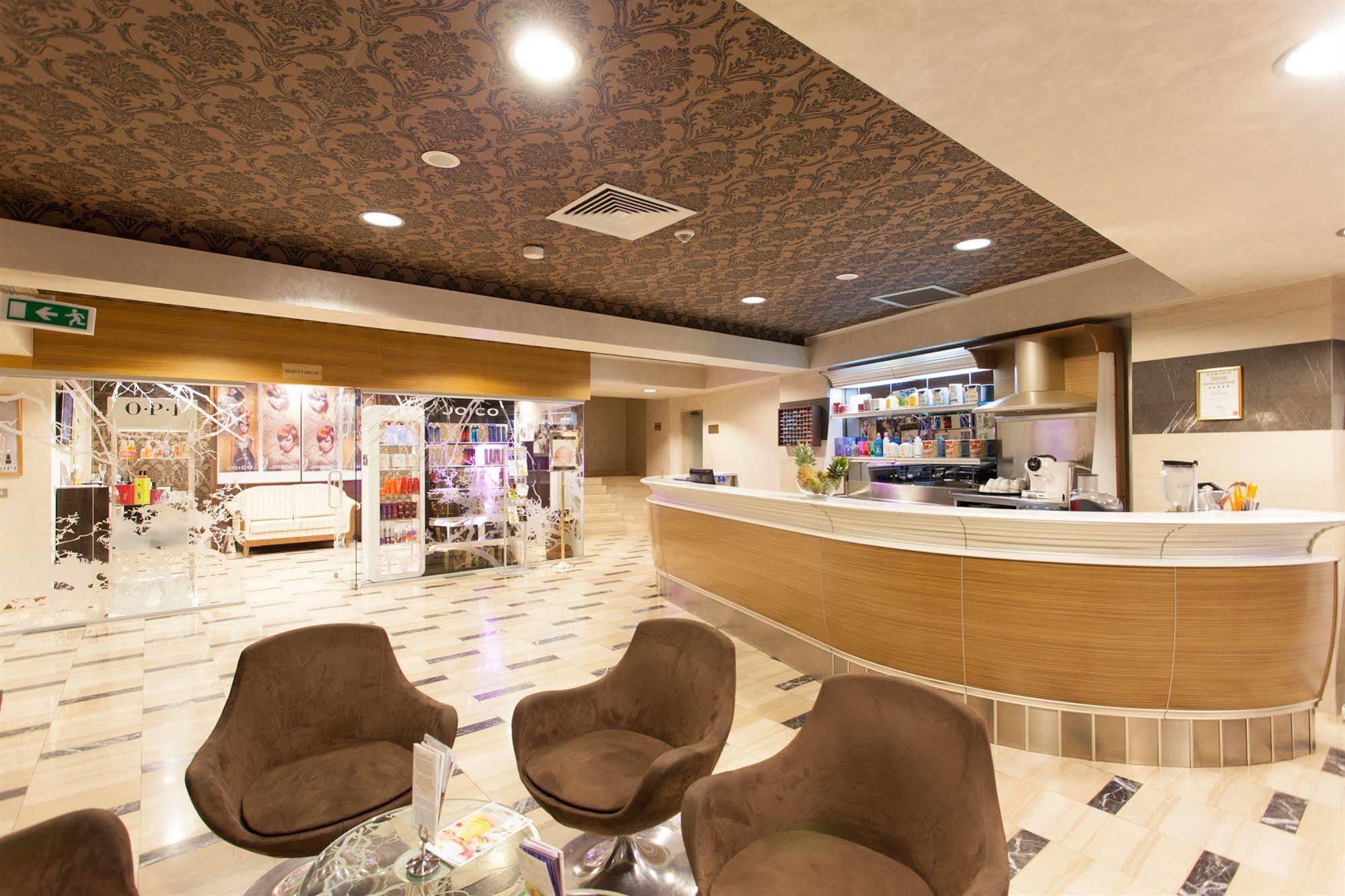 Metropolis Hotel Bistriţa Buitenkant foto