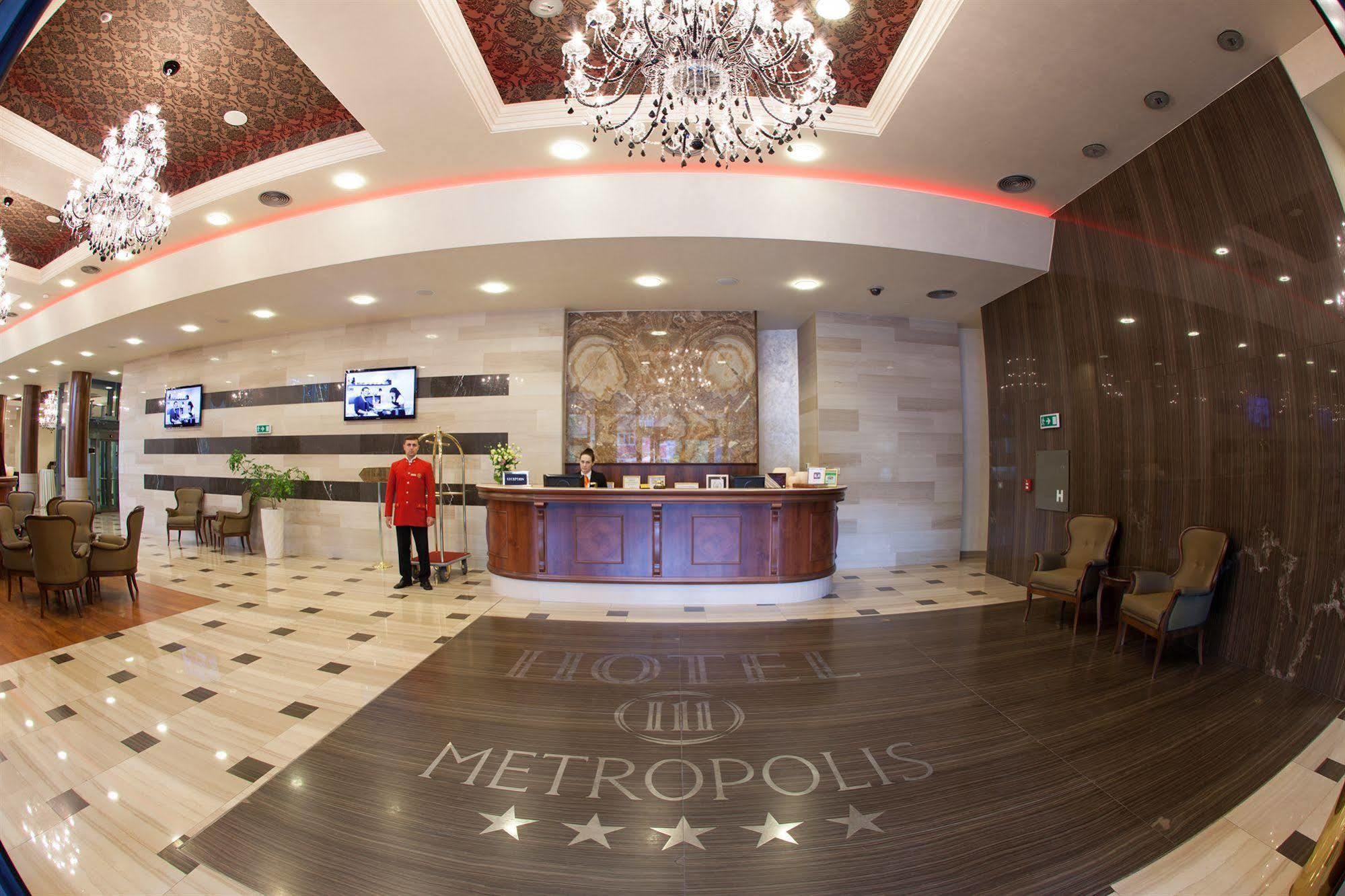 Metropolis Hotel Bistriţa Buitenkant foto