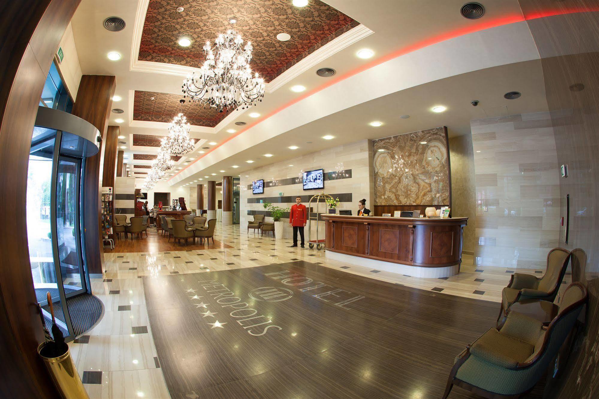 Metropolis Hotel Bistriţa Buitenkant foto